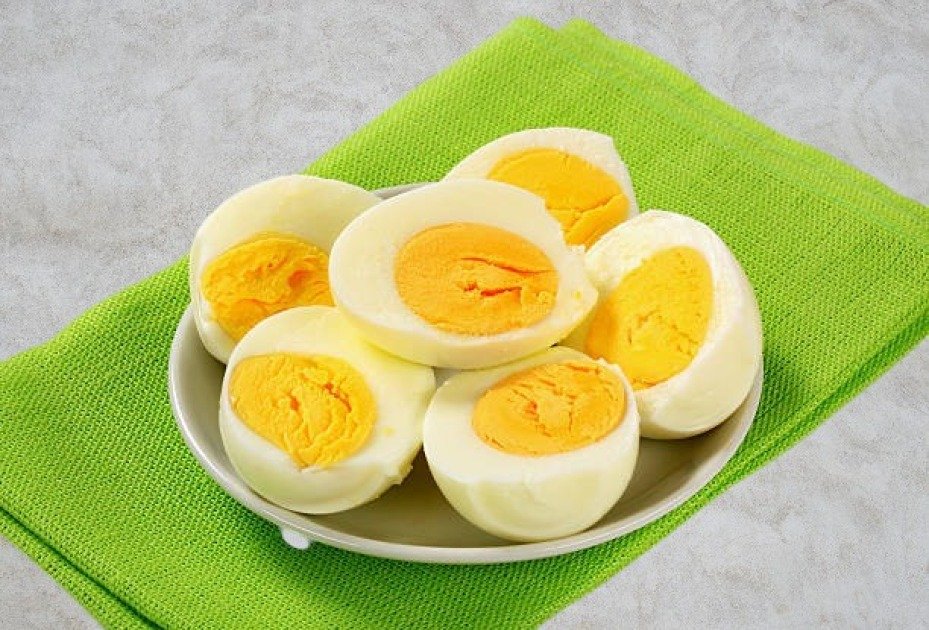 Boiled eggs on a plate symbolizing a high-protein intermittent fasting meal