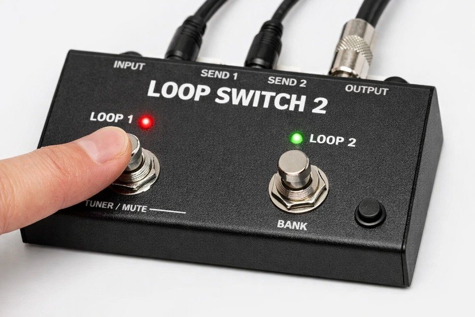 Loop Switch 2 guitar pedal showcasing switching